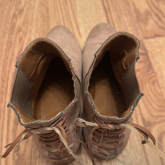 Aldo Tan Chelsea Booties with Lace Back (8.5) - Picture 5 of 8